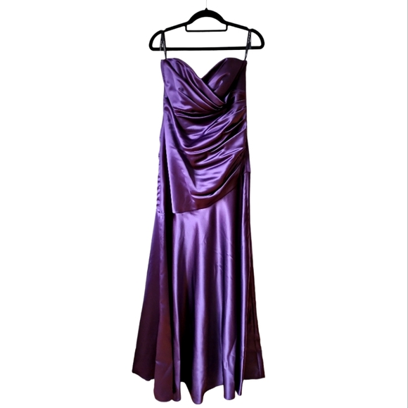 Bridesmaid Prom Strapless Purple Gown Wedding Prom - Picture 1 of 8